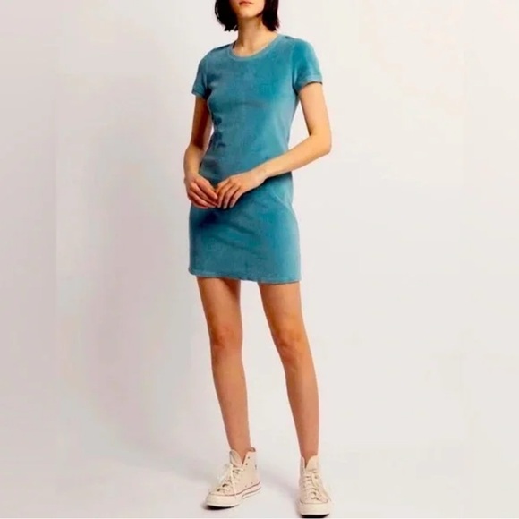 Suzi Kondi Dresses & Skirts - Suzie Kondi Anna Scoop Neck Mini Tee Dress Blue Small Velour